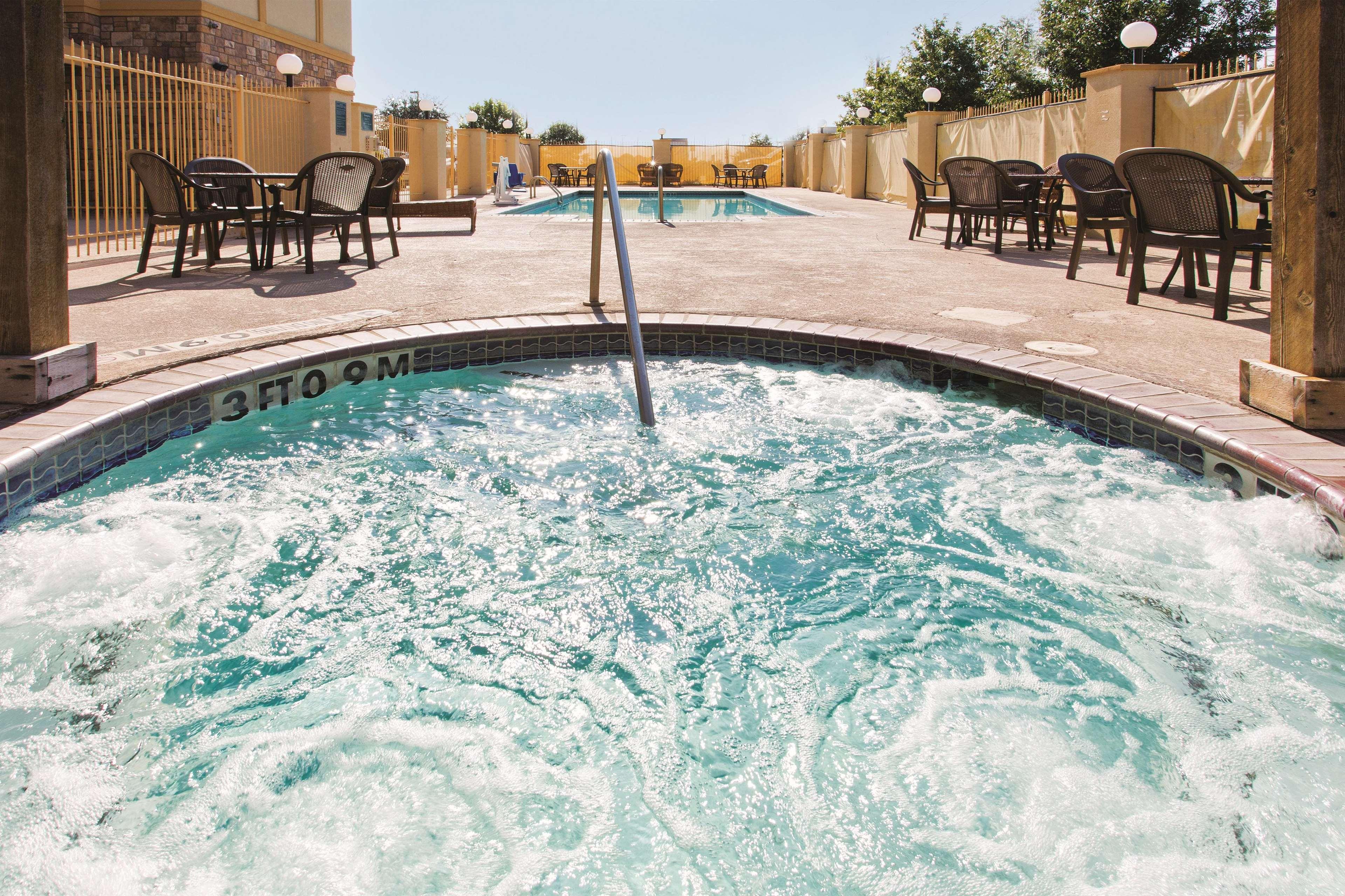 La Quinta Inn And Suites By Wyndham - Schertz Bagian luar foto