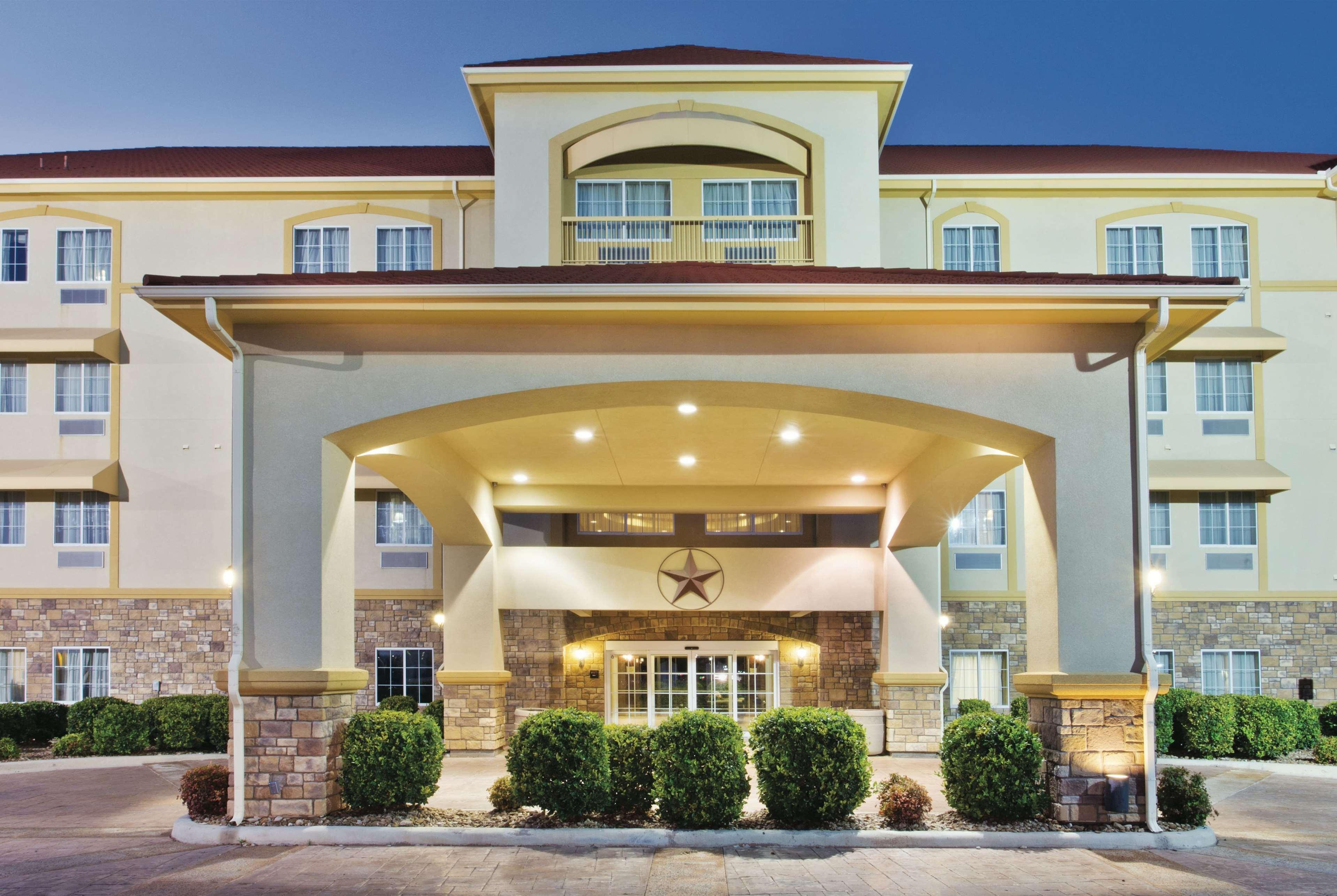La Quinta Inn And Suites By Wyndham - Schertz Bagian luar foto